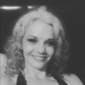 Meet your Posher, Angelina